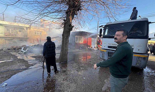 Osmaniye'de konteynerde çıkan yangın söndürüldü