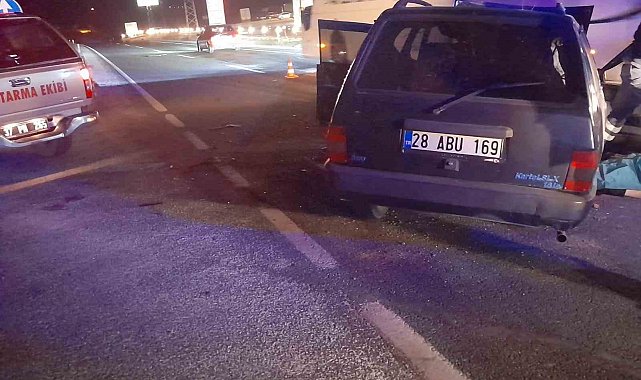 Otomobil, İBB otobüsüyle çarpıştı: 1 ölü, 1 yaralı