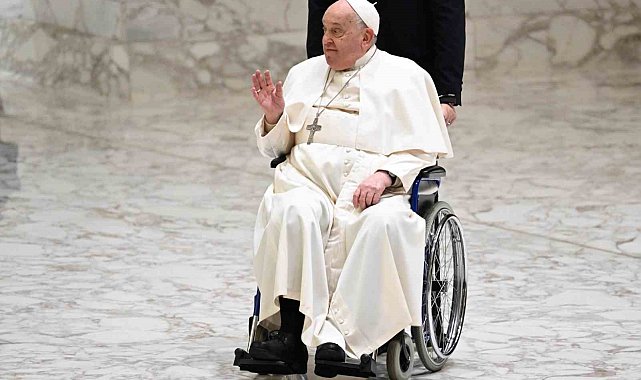 Papa'dan sesli mesaj: "Sağlığım için meydanda dua eden herkese yürekten teşekkür ederim"