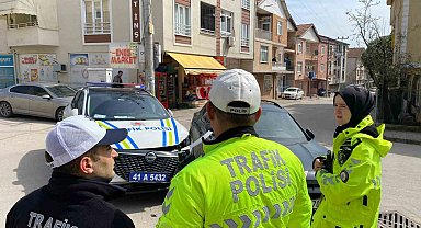 Polis otosu ile otomobil çarpıştı, şans eseri yaralanan olmadı