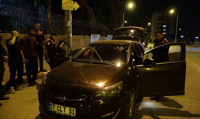 Polisin 'Dur' ihtarına uymayıp kaçan araçtan uyuşturucu çıktı