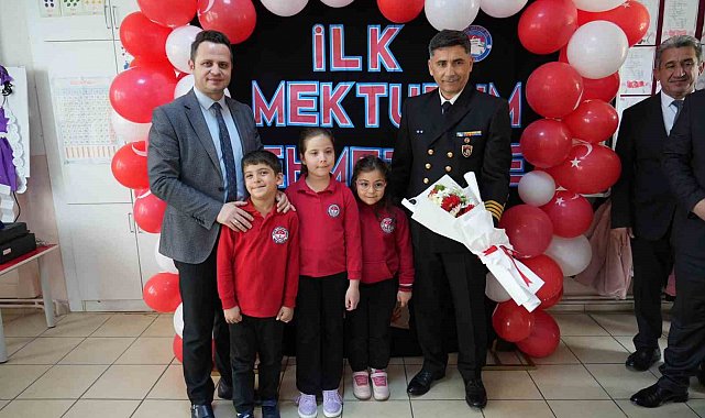 "Bir Mektup Da Sen Yaz" etkinliğiyle Mehmetçik ve öğrenciler buluştu