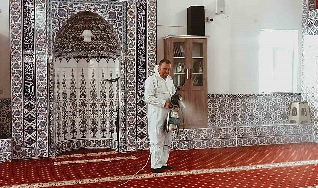 Ramazan ayı boyunca camilerde hijyen çalışmaları devam ediyor