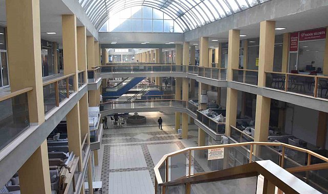 Sadıkoğlu: "Deprem mağduru esnafın borçları silinmeli"