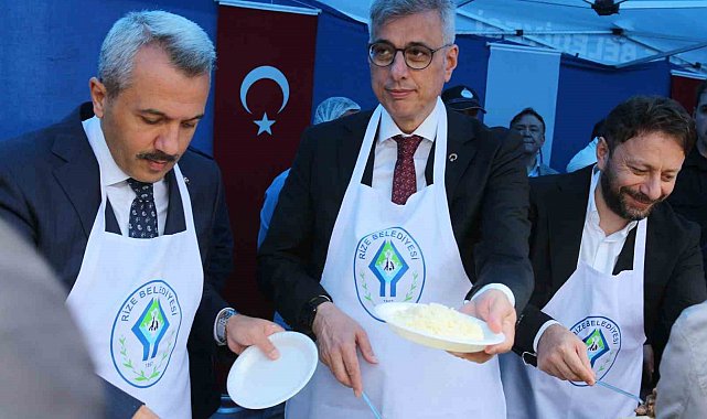 Sağlık Bakanı Kemal Meişoğlu, Rize'de bayramlaşma törenine katıldı