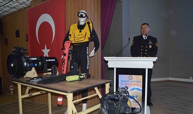 Sahil Güvenlik turizm lisesi öğrencilerine Mavi Vatan'ı anlattı