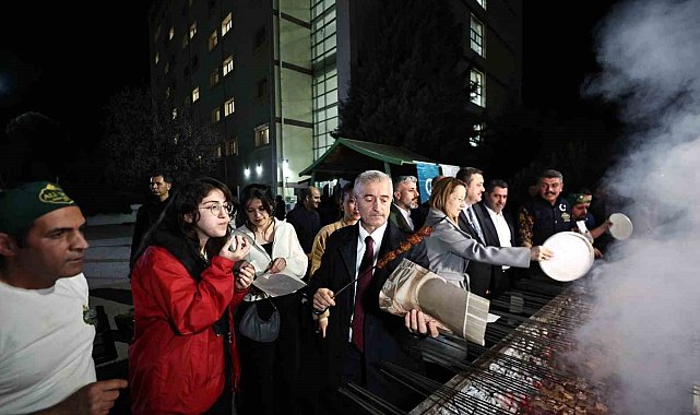 Şahinbey Belediyesi'nden öğrencilere sahur ikramı