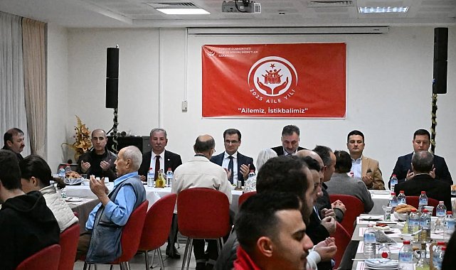 Salihli protokolü, huzurevi sakinleriyle iftar yaptı