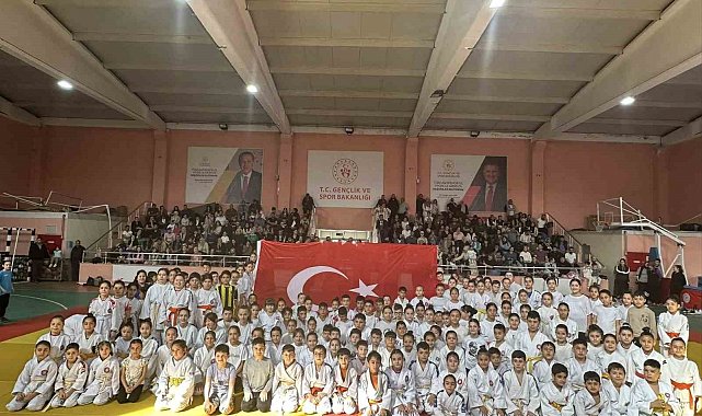 Salihli'de Çanakkale Deniz Zaferi'nin 110. yıl dönümüne özel turnuva