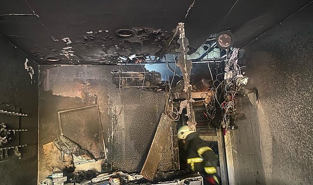 Samandağ'da telefoncuda yangın çıktı