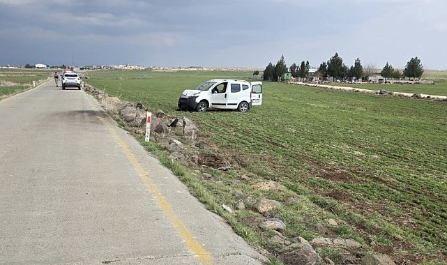 Şanlıurfa'da hafif ticari araç şarampole devrildi: 1 ölü, 2 yaralı