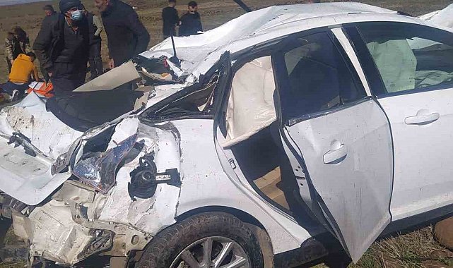 Şanlıurfa'da otomobil şarampole devrildi: 2 ölü, 1 ağır yaralı