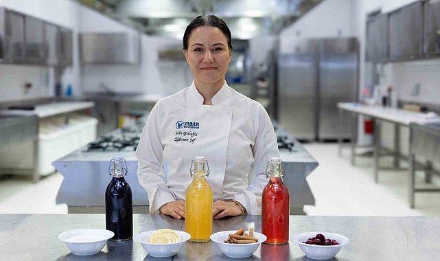 Şifalı Osmanlı şerbetleri sofralara renk katıyor