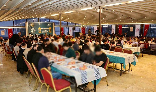 Siirt Valisi Kızılkaya, yetim ve öksüz çocuklarla iftar programında bir araya geldi