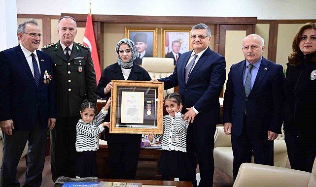 Sinop'ta şehit ailesine devlet övünç madalyası verildi
