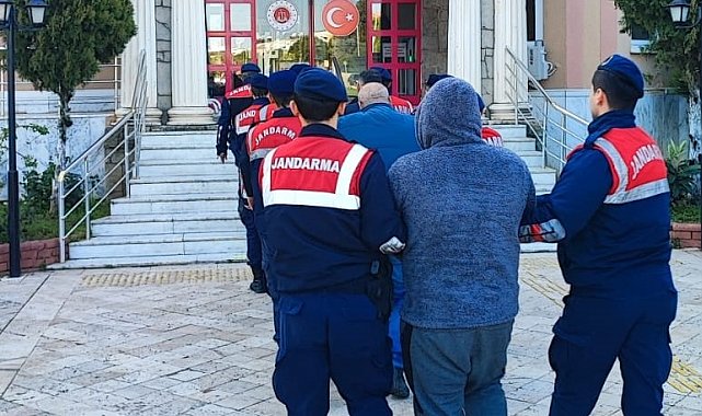 Sit alanı içerisinde kaçak kazı yapan şüpheliler suçüstü yakalandı: 12 gözaltı