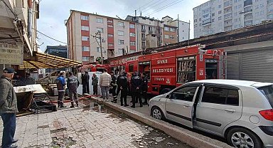 Sivas'ta bir iş yerinde çıkan yangın paniğe neden oldu