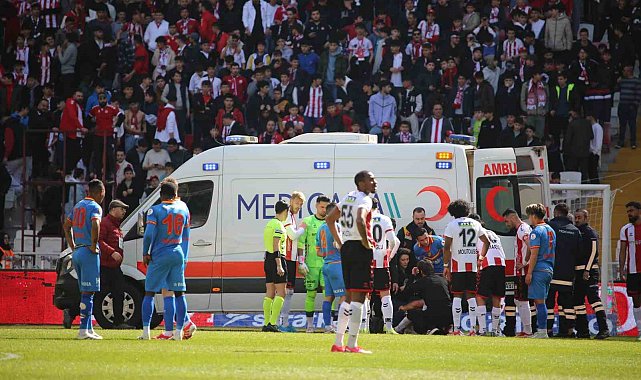 Sivasspor'da Manaj'ın ardından Simic de sakatlanarak hastaneye kaldırıldı