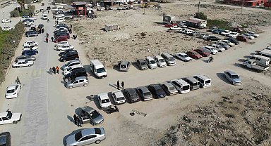 Suriyeliler, araçlarını satarak bayramda ülkelerine dönmeyi planlıyorlar