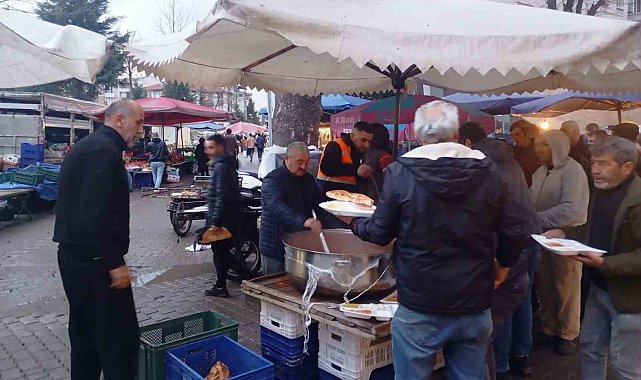 Tavşanlı Pazarcılar Odası'ndan bin kişilik iftar yemeği