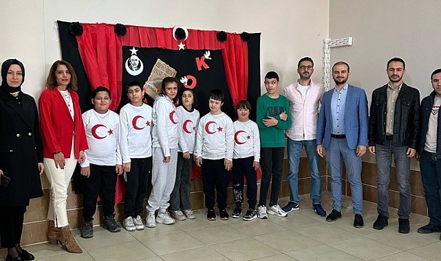 Tavşanlı'da Özel Eğitim Uygulama Okulu'nda İstiklal Marşı'nın kabulünün 104. yıl dönümü programı