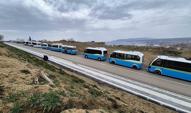 Tekirdağ'da onlarca minibüs belediye önünde kontak kapattı