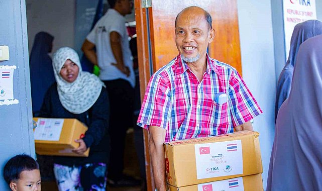TİKA'dan Tayland'da selden etkilenen 900 aileye gıda paketi