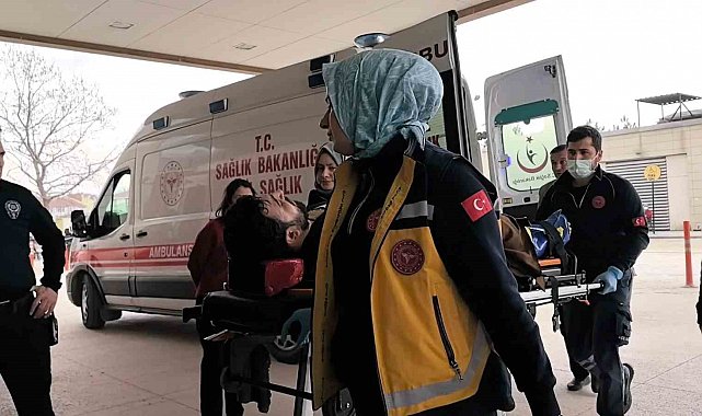 Traktörün altında kalan sürücü yaralandı