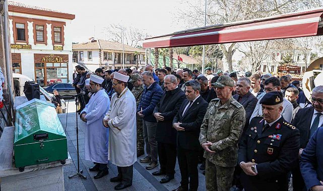 Tümgeneral Mehmet Özeren'in babası Orhan Özeren'in cenazesi Çanakkale'de defnedildi