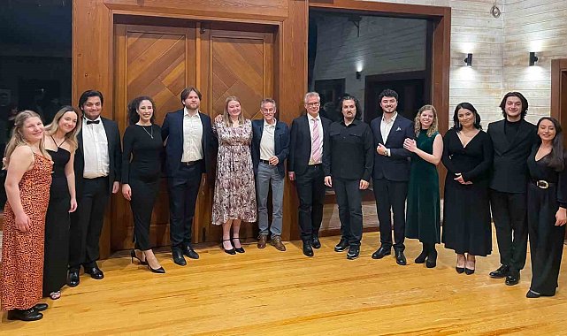 Türk ve Danimarka ezgileri İzmir'de yankılandı