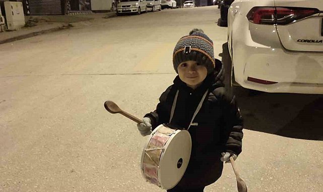 Türkiye'nin en küçük Ramazan davulcusu