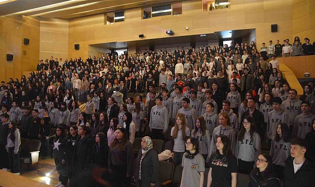 Tuva Cihangir Atasever, Sinop'ta öğrencilerle bir araya geldi