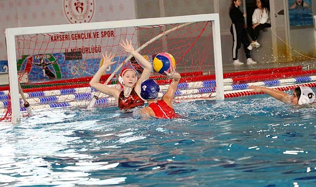 U13 Kadınlar Federasyon Kupası Şampiyonu Galatasaray