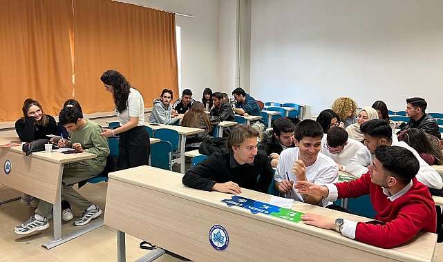 Üniversitelilere eğitmen eğitimi verildi