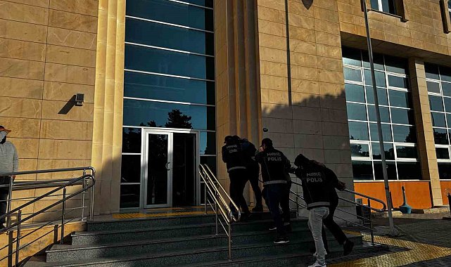 Ünlü tatil merkezi Çeşme'de zehir tacirlerine geçit yok: 5 tutuklama