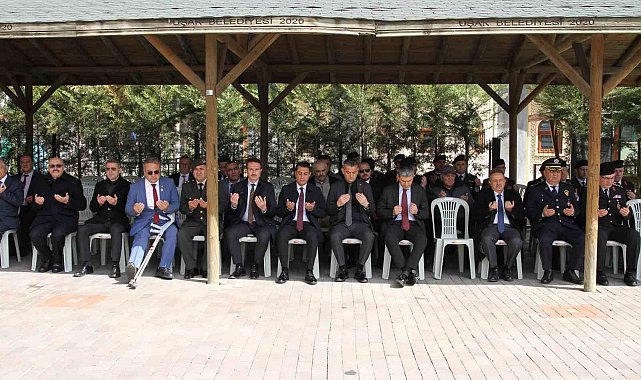 Uşak'ta bayram arifesinde şehitler unutulmadı