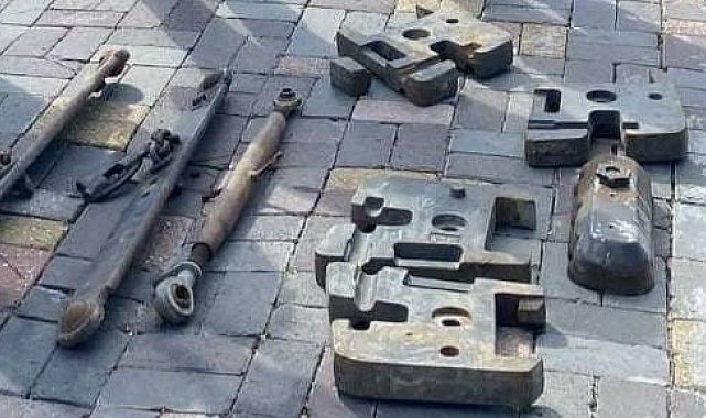 Uşak'ta traktör parçası çalan hırsızlar kıskıvrak yakalandı