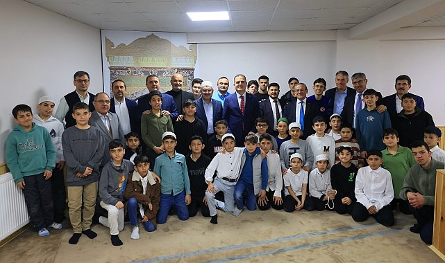 Vali Akbıyık, Kur'an Kursu'nda öğrencilerle iftar programında buluştu