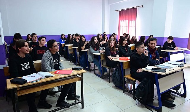 Vali Aktaş öğrencilerle bir araya geldi