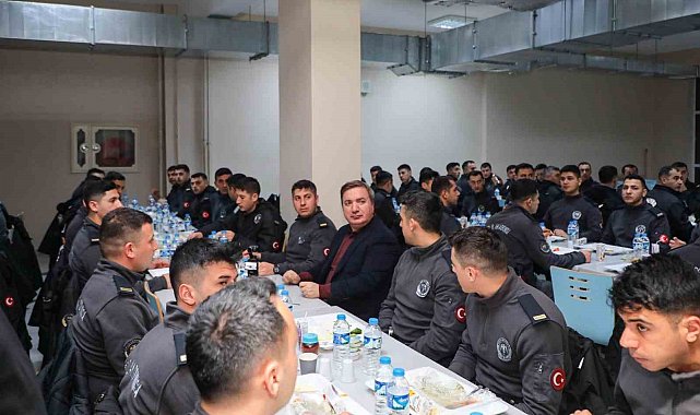 Vali Aydoğdu polis adaylarıyla sahur sofrasında buluştu