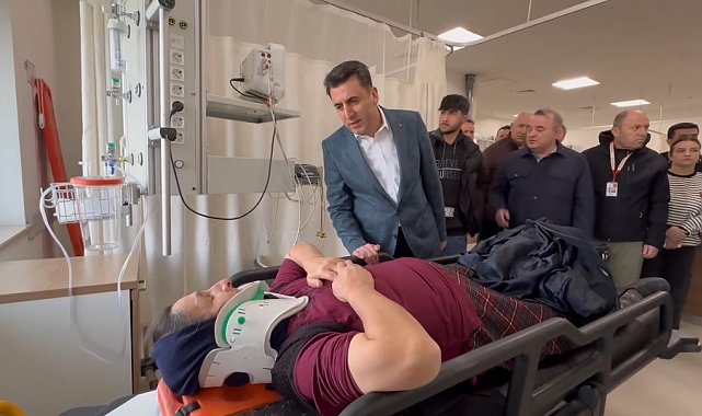 Vali Aygöl, otobüs kazası yaralılarını hastanede ziyaret etti