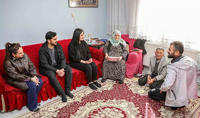 Van Büyükşehir Belediyesi yaşlıları yalnız bırakmıyor