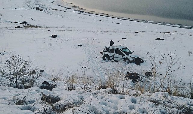 Van'da takla atan kamyonetteki 3 kişi yaralandı