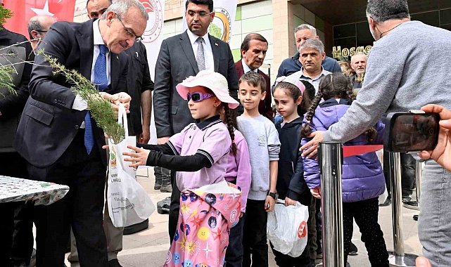 Yeşil bir gelecek için 7 bin fidan Malatyalılarla buluştu