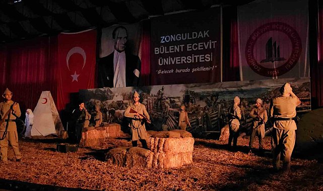 Zonguldak'ta Çanakkale Zaferi'nin 110. yılına özel oyun sergilediler