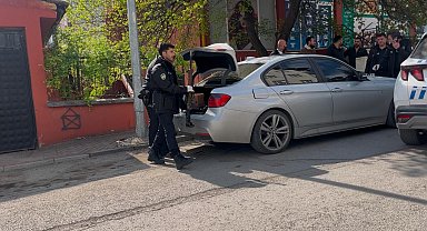 12 saattir kaçan ve bagajından otomatik silah çıkan araca 24 bin 854 bin TL ceza