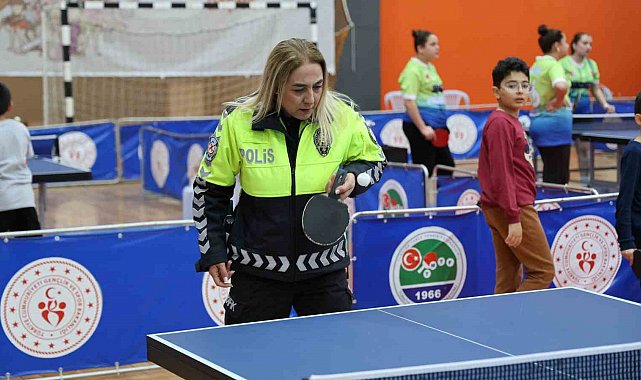 127 öğrenci, Polis Haftası etkinliklerinde masa tenisi oynadı