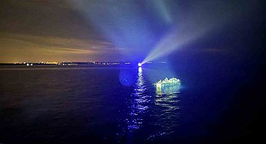 16'sı çocuk 36 göçmen, lastik botta yakalandı