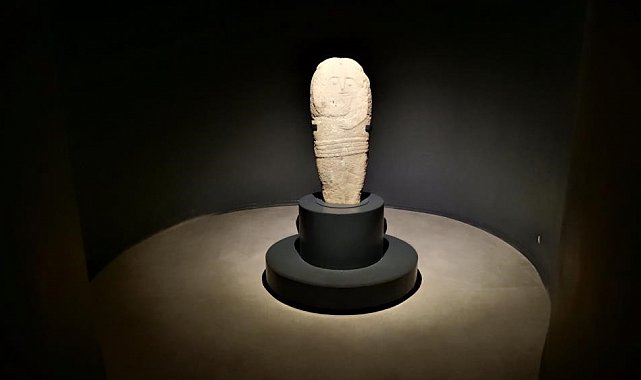 2 bin 500 yıllık heykele ziyaretçi akını