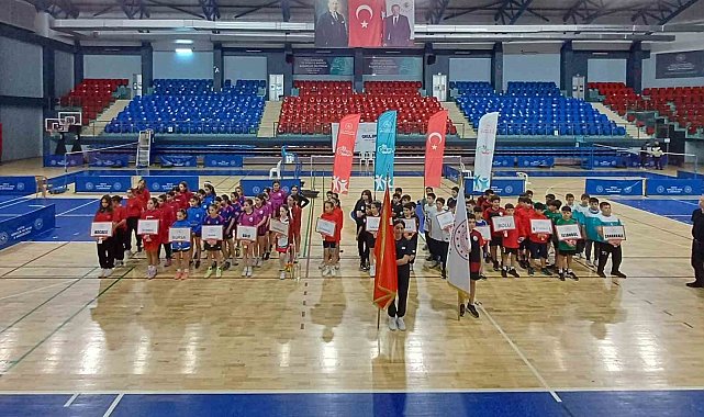 20 takım mücadele ediyor